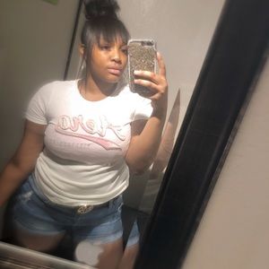 Meet your Posher, Miya